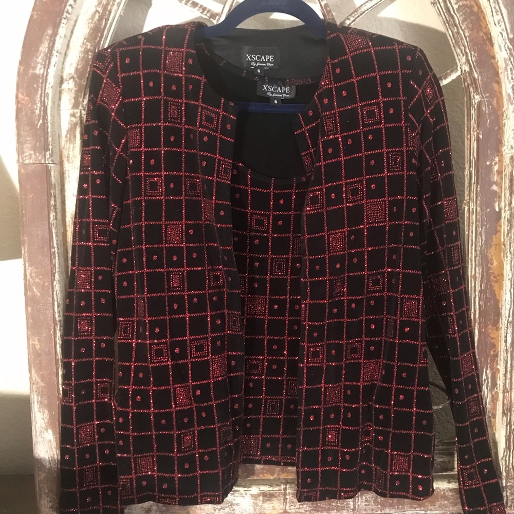 XSCAPE. 2-Piece Cocktail Size Small Black and Red